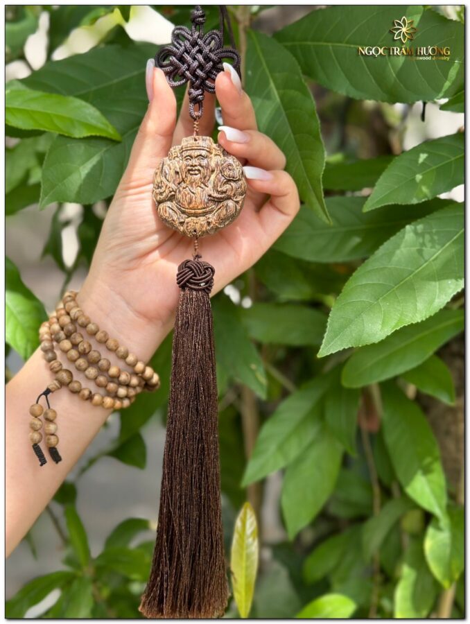 Khánh treo xe gỗ trầm hương