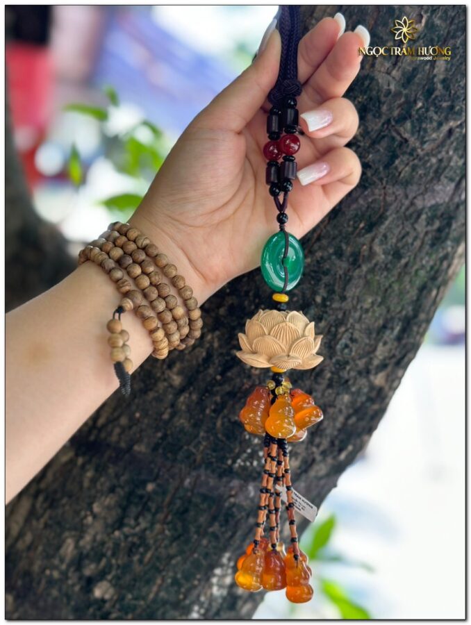 Khánh treo xe sen điếu phong thủy tài lộc – Tịnh Agarwood