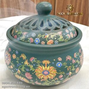 Lư đốt trầm bằng sứ Bát Tràng màu xanh hoa văn