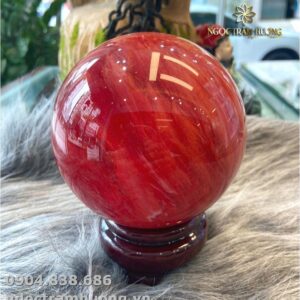 Quả cầu đá đỏ phong thủy (loại to) – Tịnh Agarwood