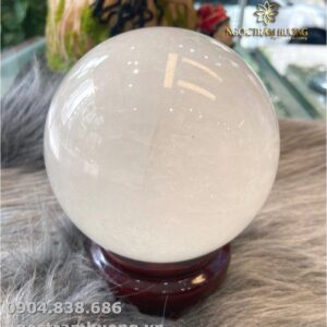Quả cầu đá trắng phong thủy (loại to) – Tịnh Agarwood