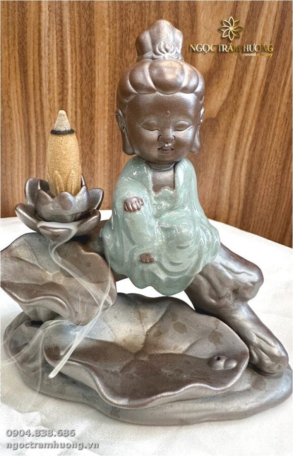 Thác khói xông trầm tọa sen bằng gốm tự nhiên – Tịnh Agarwood