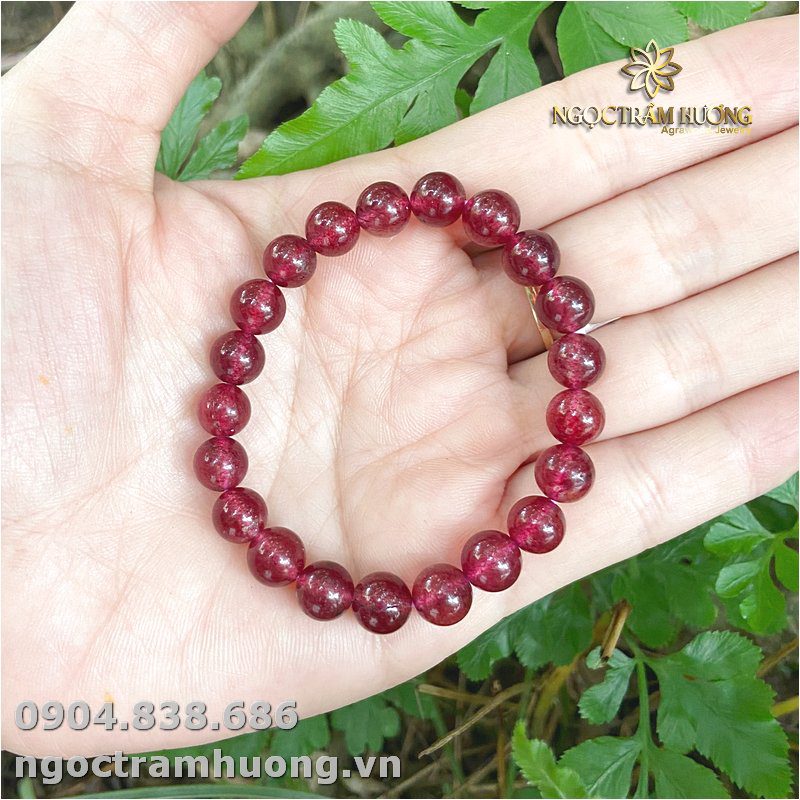 Vòng tay Thạch anh dâu hồng 8 li Vòng tay Thạch anh dâu hồng 8 li