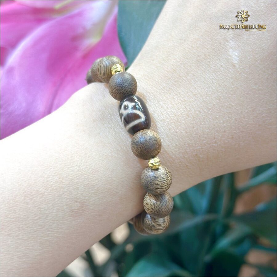 Vòng trầm Phước Sơn 10 li tự nhiên (1)