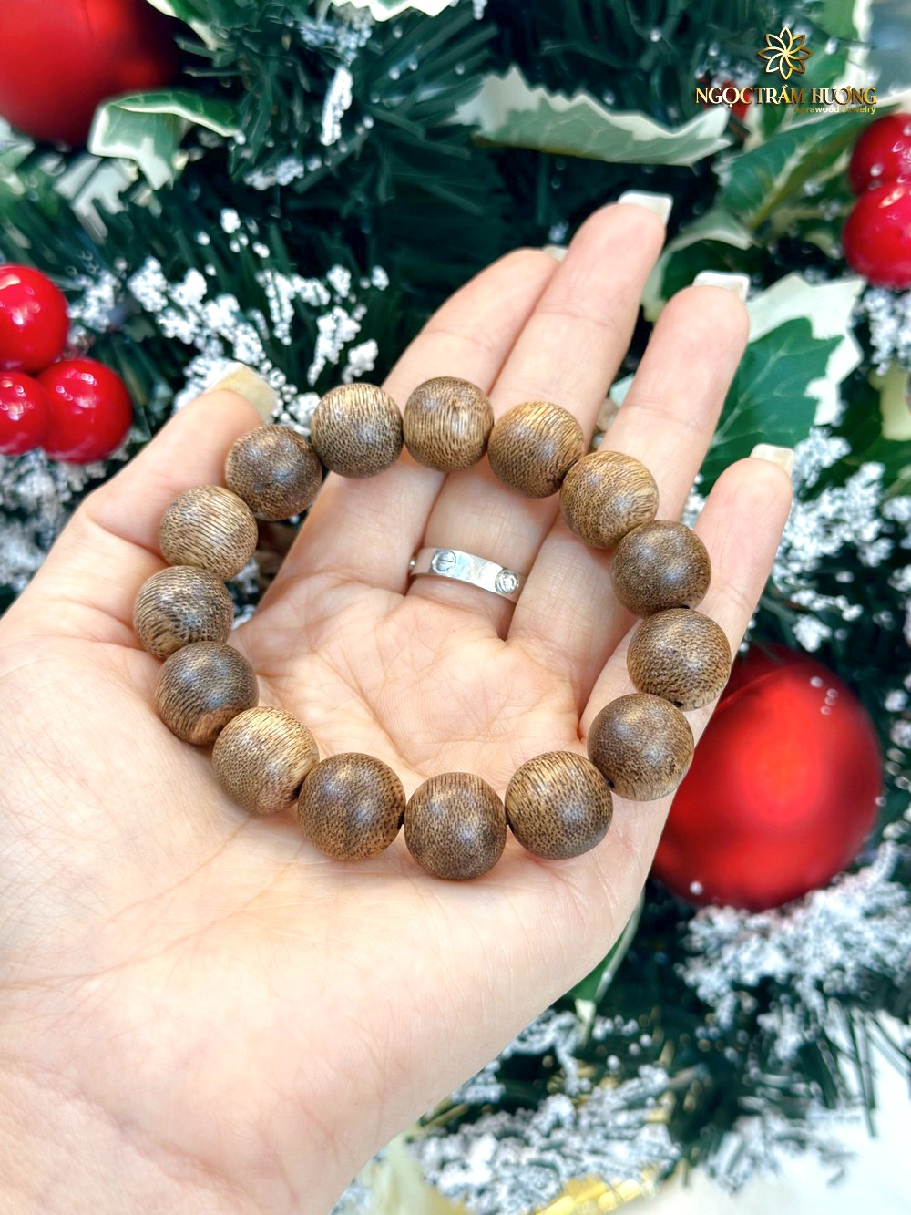 Vòng trầm hương tốc vườn 14 li (1)