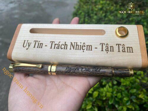 Bút ký doanh nhân trầm hương có hộp – Tịnh Agarwood