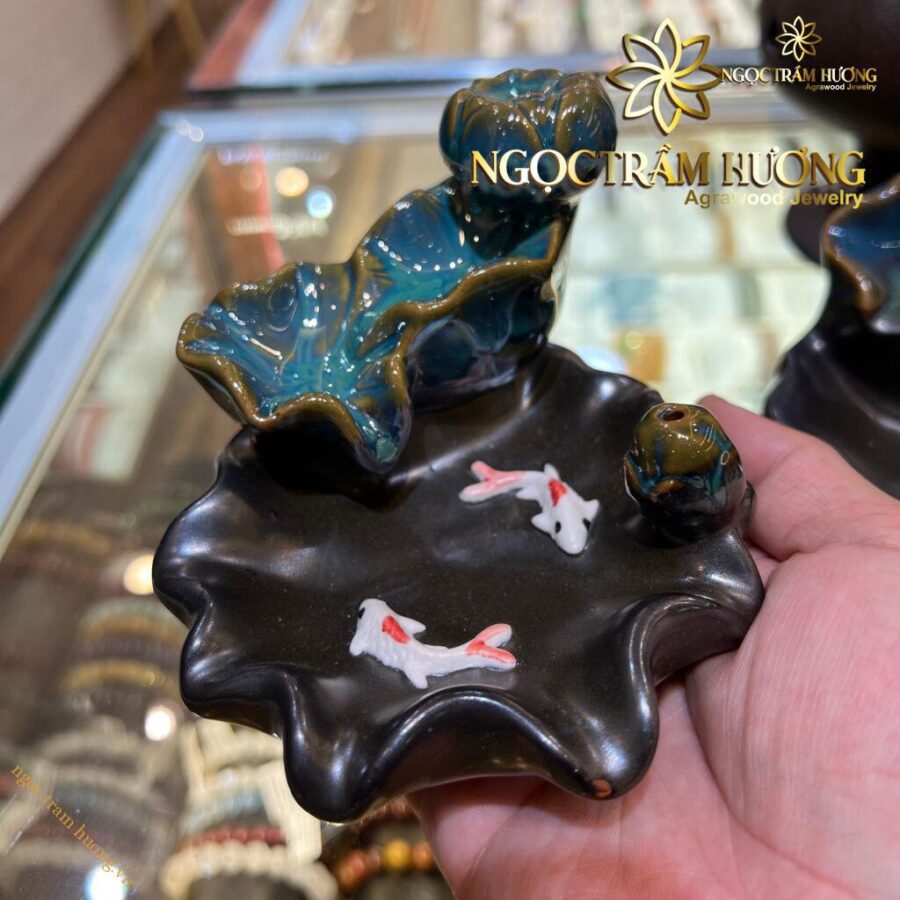 ngoc-tram-huong-thac-khoi-13 Thác khói trầm hương từ gốm Bát tràng