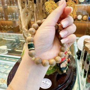 Vòng tay trầm hương tự nhiên Malaysia 12li mix charm vàng 24k – Tịnh Agarwood