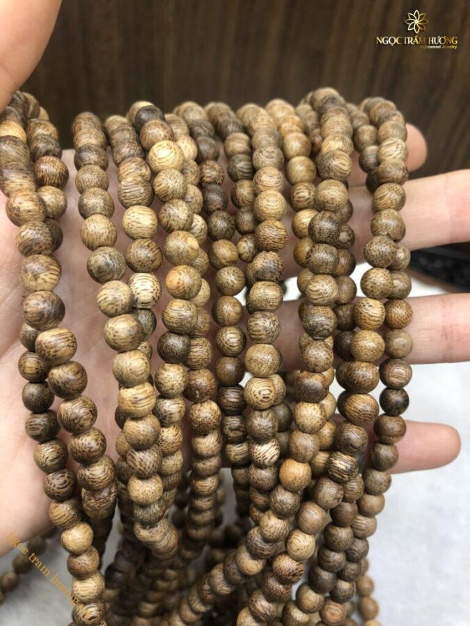 Chuỗi trầm hương Lào tự nhiên 7li 108 hạt Chuỗi trầm hương Lào tự nhiên 7li 108 hạt